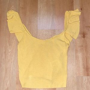 Summery yellow crop top with flowy sleeve detail